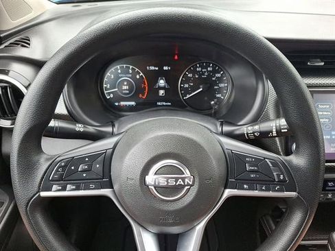 Used 2022 Nissan Kicks SV image 49