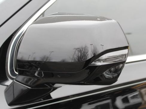 Used 2024 GMC Yukon Denali image 12