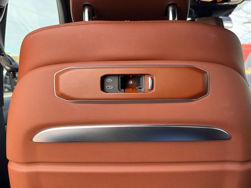 Used 2024 BMW X7 M60i image 12