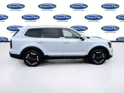 Used 2025 Kia Telluride EX w/ EX Captain's Chair Package FWD image 8