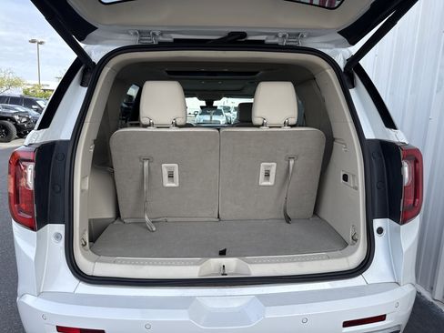 Used 2020 GMC Acadia Denali w/ Denali Ultimate Package image 9
