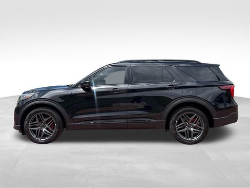 Used 2025 Ford Explorer ST AWD/4WD image 2
