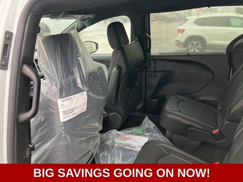 New 2026 Chrysler Pacifica Select w/ S Appearance Package image 27
