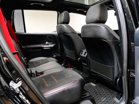 Used 2024 Mercedes-Benz GLB 35 AMG 4MATIC image 35