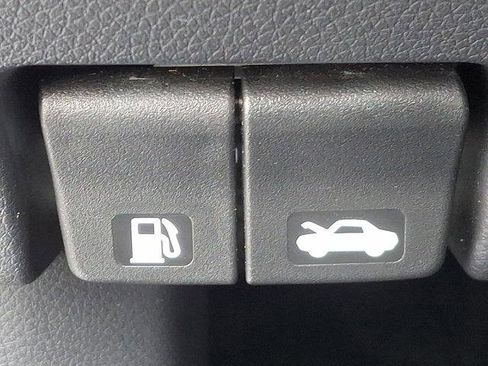 Used 2022 Nissan Rogue Sport SV w/ Technology Package image 25