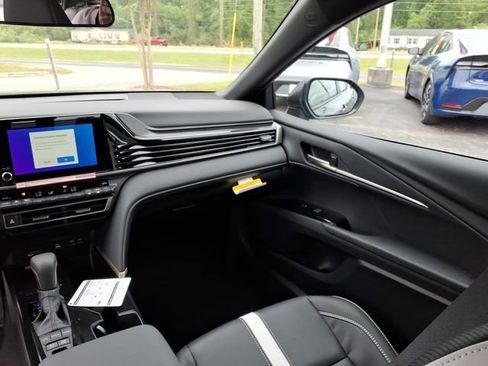 New 2026 Toyota Camry SE FWD image 9