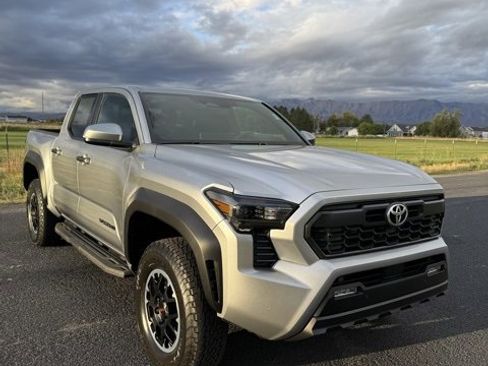 New 2025 Toyota Tacoma TRD Off-Road image 5