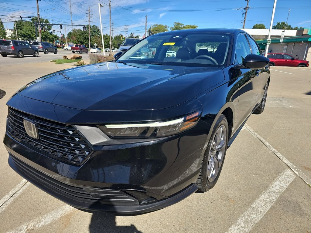 Used 2023 Honda Accord EX image 9