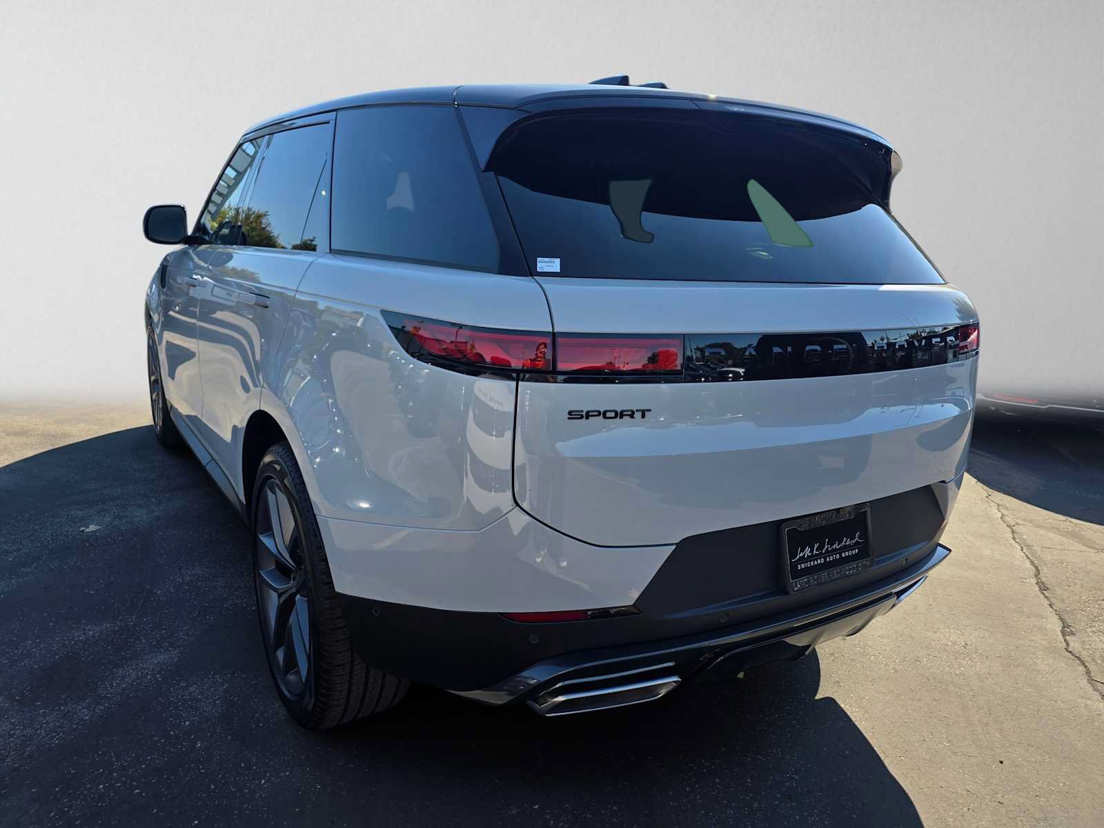 New 2027 Land Rover Range Rover Sport SE AWD/4WD image 3