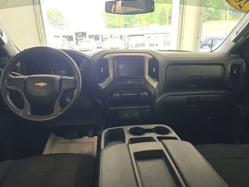 Used 2020 Chevrolet Silverado 1500 Custom w/ Custom Value Package AWD/4WD image 11