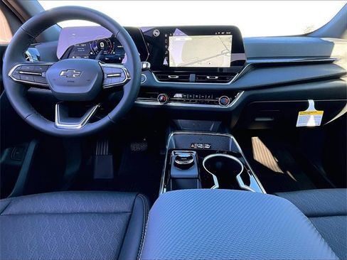 New 2026 Chevrolet Equinox LT w/ Convenience Package II image 10