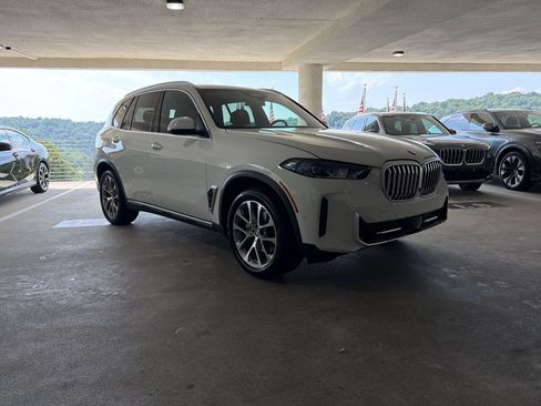 Used 2025 BMW X5 xDrive40i w/ Climate Comfort Package AWD/4WD image 6