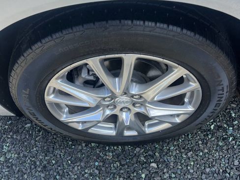 Used 2022 Buick Enclave Essence w/ Experience Buick Package image 4