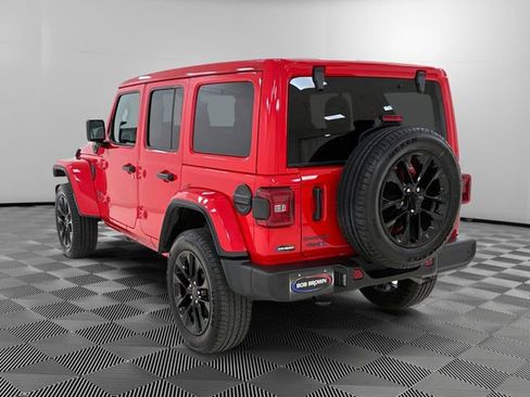 Used 2025 Jeep Wrangler Unlimited Sahara w/ Safety Group image 5