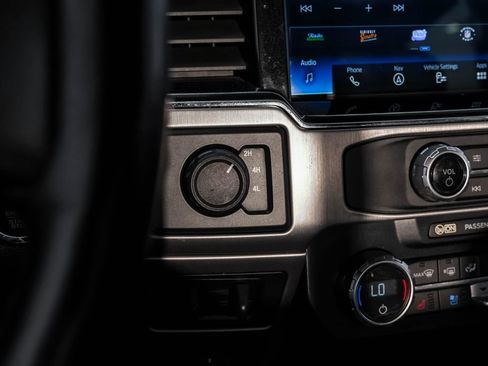 Used 2022 Ford F350 Platinum w/ FX4 Off-Road Package image 28