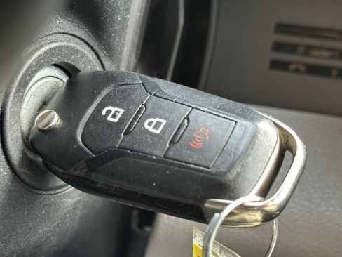 Used 2020 Ford F150 XLT image 31