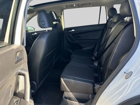 Used 2018 Volkswagen Tiguan SEL Premium image 5