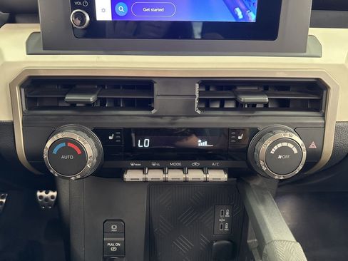 Used 2024 Toyota Tacoma TRD Sport AWD/4WD image 26