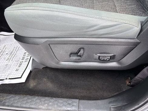 Used 2017 RAM 1500 Classic SLT w/ SLT Plus D￩cor Group image 12