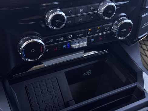 Used 2024 Ford F250 Lariat w/ Lariat Ultimate Package image 24