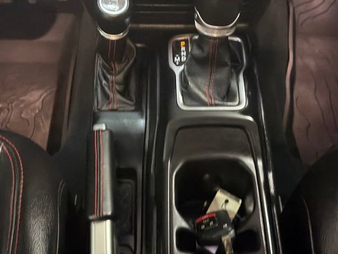 Used 2021 Jeep Wrangler Unlimited Rubicon AWD/4WD image 16