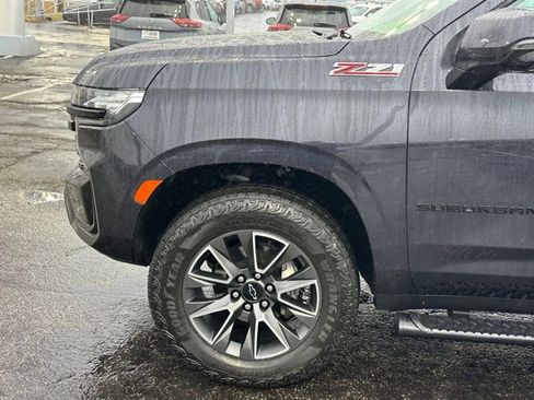 Used 2024 Chevrolet Suburban Z71 w/ Luxury Package image 7