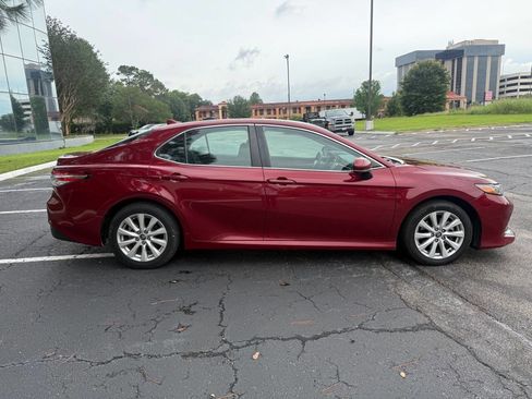 Used 2019 Toyota Camry LE FWD image 10