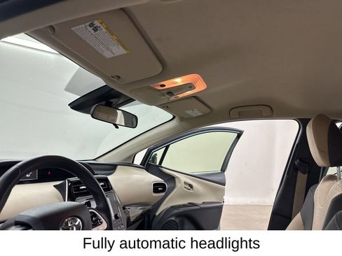 Used 2017 Toyota Prius Three image 31