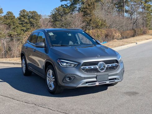 Used 2023 Mercedes-Benz GLA 250 4MATIC image 3