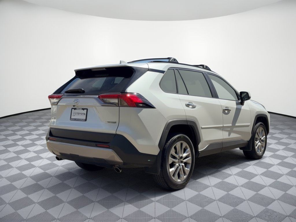 Used 2024 Toyota RAV4 Limited FWD image 9