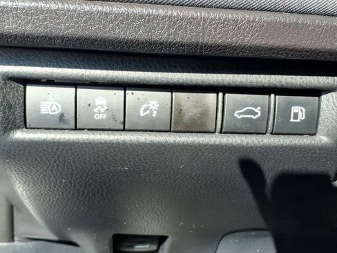 Used 2025 Toyota Camry LE FWD image 38