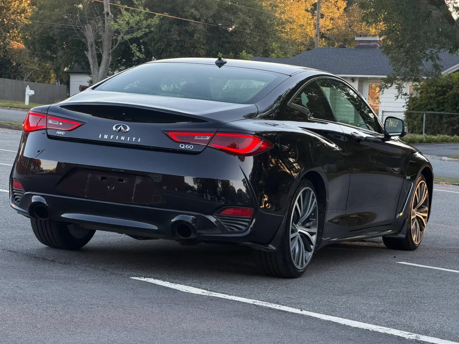 Used 2018 INFINITI Q60 3.0t Luxe w/ Sensory Package 3.0T Luxe AWD/4WD image 8