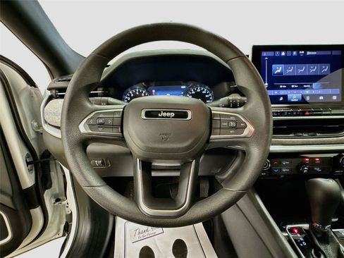 Used 2024 Jeep Compass Sport AWD/4WD image 11