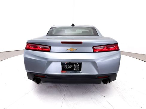 Used 2018 Chevrolet Camaro LT RWD image 17