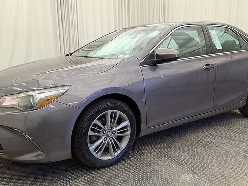 Certified 2017 Toyota Camry SE w/ Moonroof Package image 7
