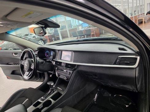 Used 2019 Kia Optima S FWD image 8