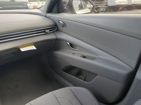 New 2026 Hyundai Elantra SEL Sport Premium FWD image 19