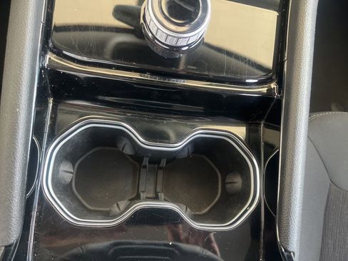 Used 2023 Jeep Grand Cherokee Laredo image 21