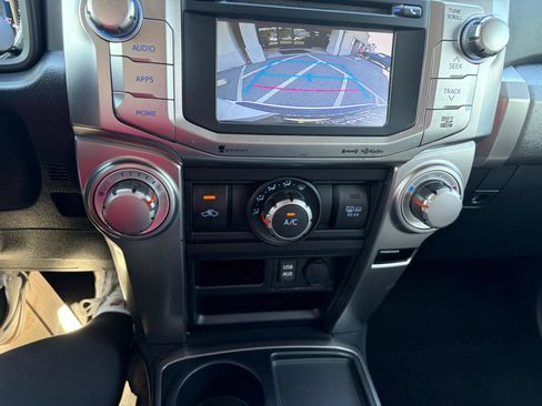 Used 2017 Toyota 4Runner SR5 Premium RWD image 18