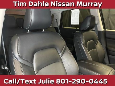 Used 2023 Nissan Pathfinder SL AWD/4WD image 16