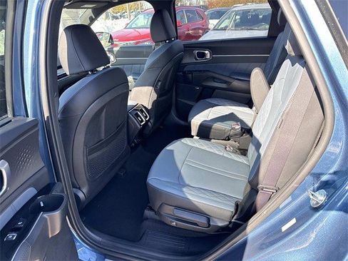 Used 2025 Kia Sorento SX Prestige image 17