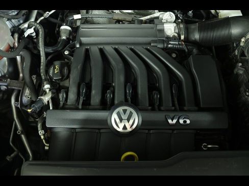 Used 2021 Volkswagen Atlas Cross Sport SEL image 22