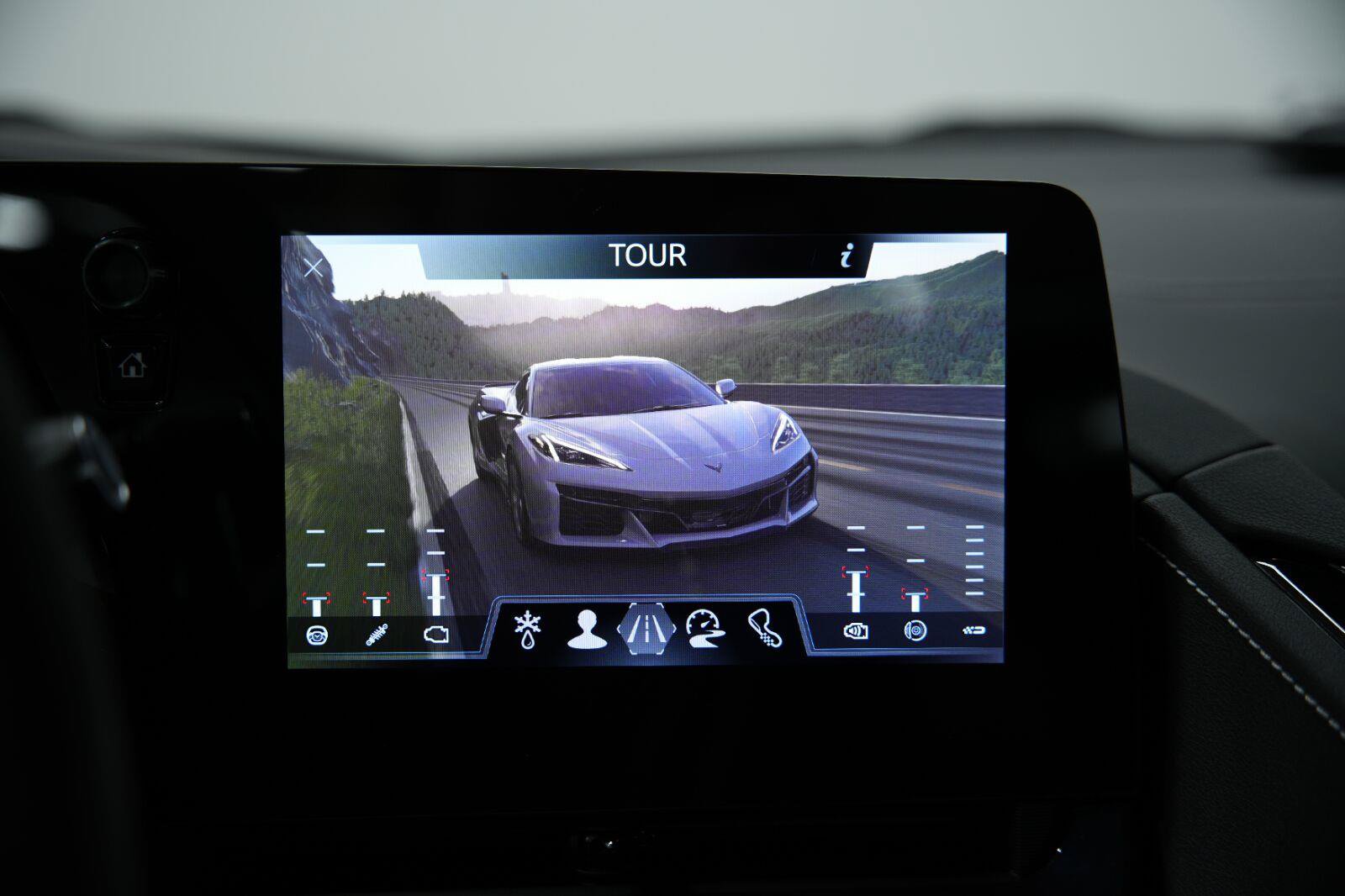Used 2025 Chevrolet Corvette E-Ray w/ Stealth Interior Trim Package AWD/4WD image 67