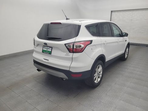 Used 2017 Ford Escape SE FWD image 9