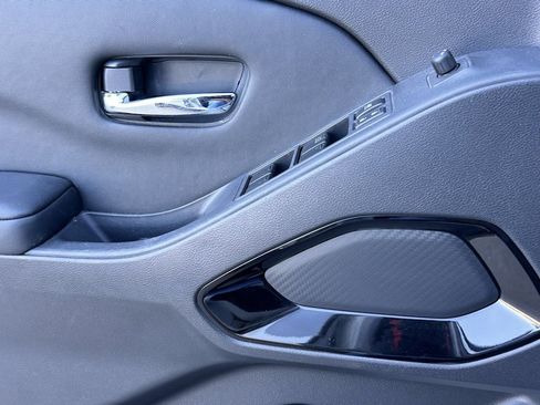 Certified 2023 Nissan Frontier SV w/ Midnight Edition Package image 9