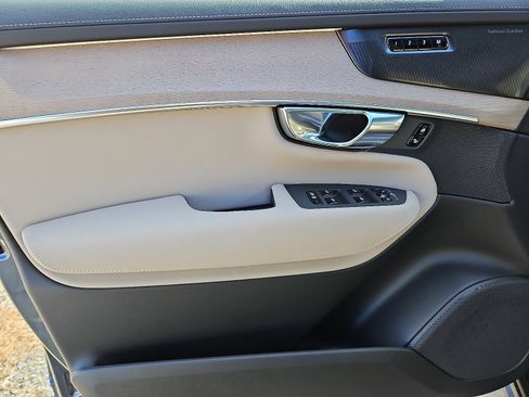 New 2026 Volvo XC90 B6 Plus w/ Protection Package Premier image 10