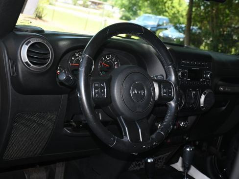 Used 2017 Jeep Wrangler Unlimited Sport w/ Quick Order Package 24S AWD/4WD image 8
