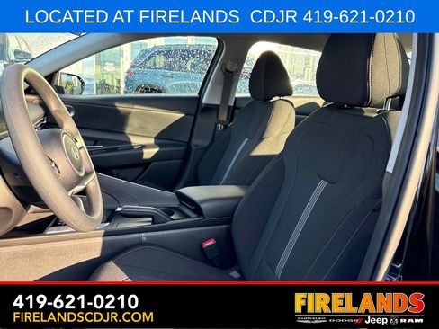 Used 2026 Hyundai Elantra SE FWD image 13