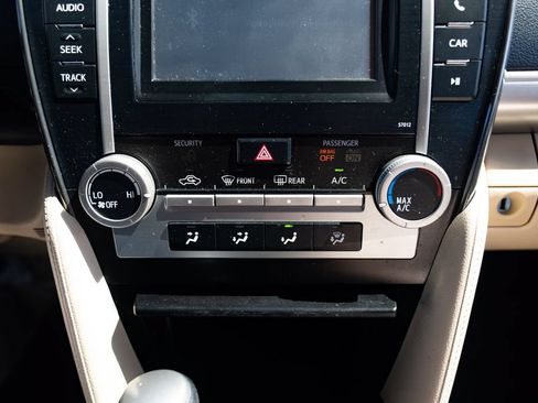 Used 2012 Toyota Camry LE FWD image 14