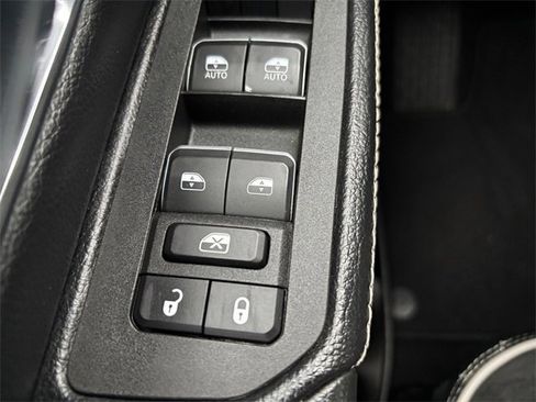 Used 2025 RAM 1500 Laramie image 19